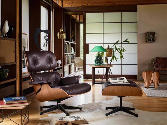 Vitra Eames Lounge Chair Poltrona pelle marrone struttura legno design Plastic Elephant Bird 